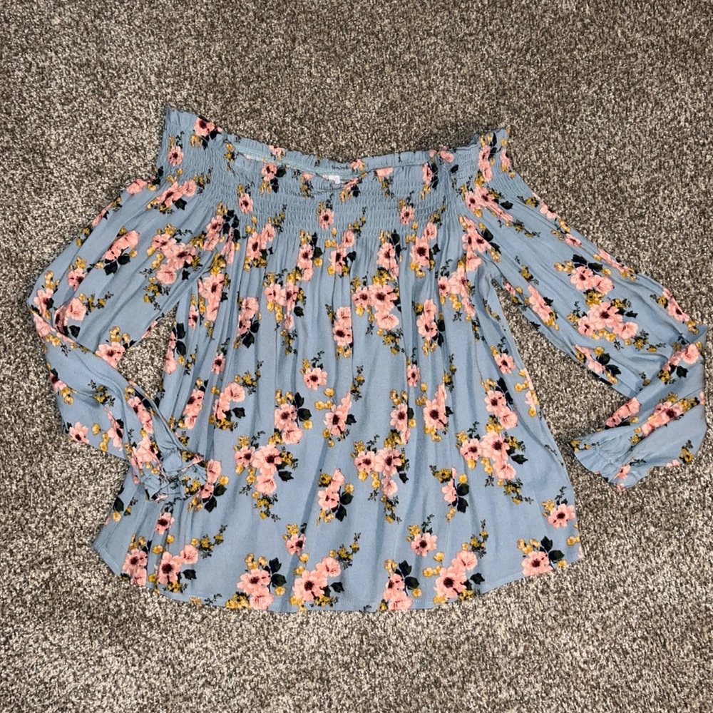 Women’s Off the Shoulder Floral Long Sleeve. Size SMALL